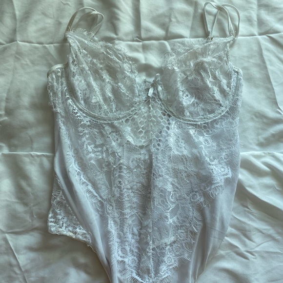 Lace bodysuit - Picture 2 of 2